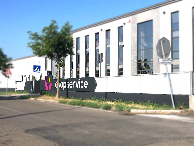 insegna luminosa e recinzione coopservice reggio emilia