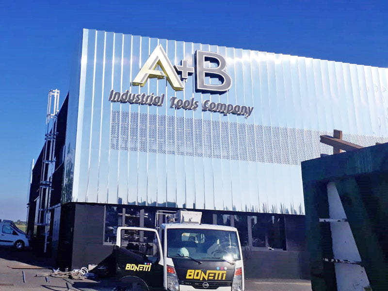 A+B Link - Insegna luminosa a lettere scatolate in alluminio a luce diretta