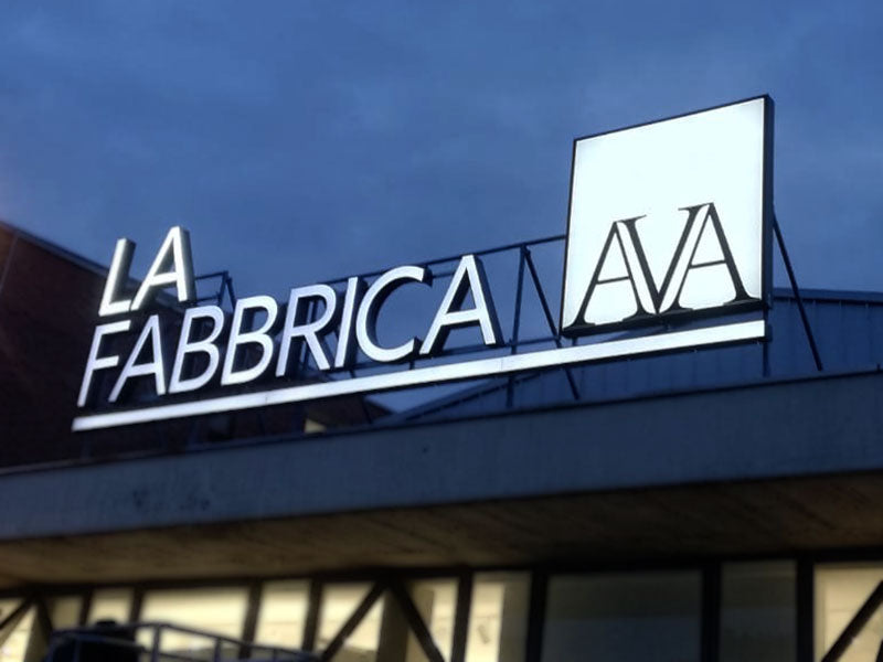 insegna luminosa scatolare a led la fabbrica spa ravenna
