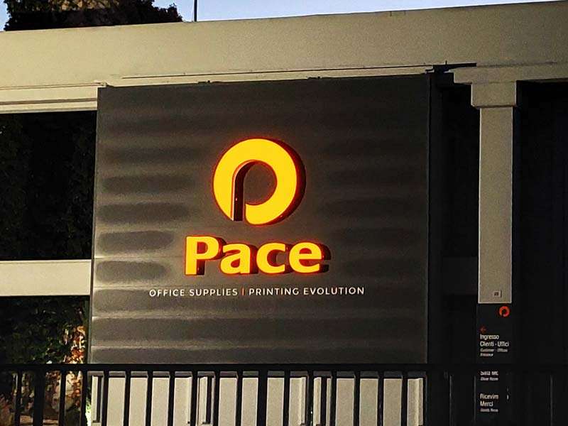 insegna luminosa scatolare pace spa reggio emilia