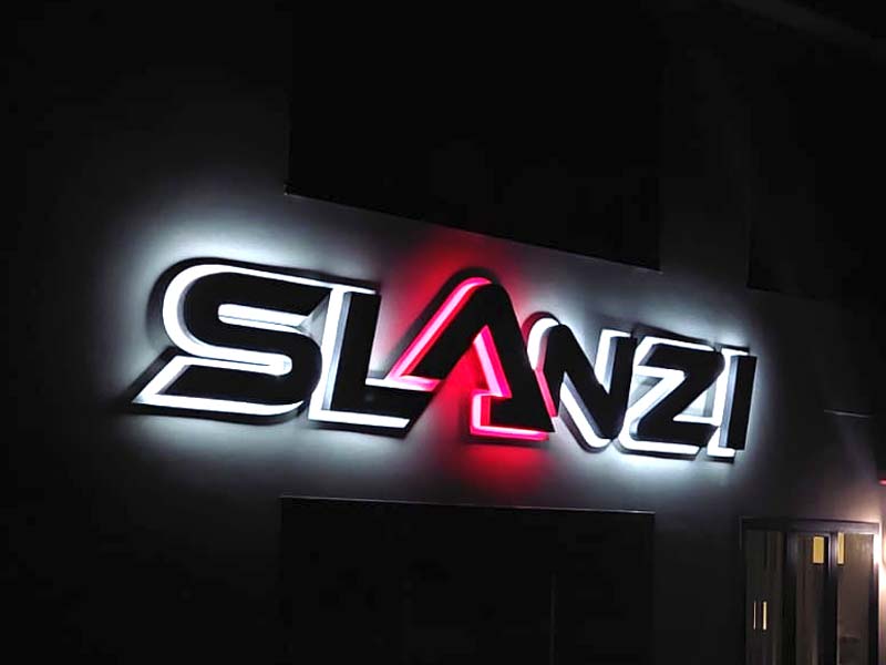insegna luminosa scatolare retroilluminata alluminio slanzi oleodinamica novellara
