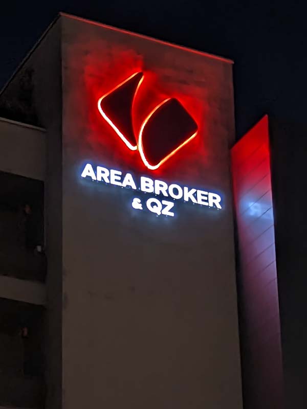 Area Broker - Insegna luminosa a lettere scatolate
