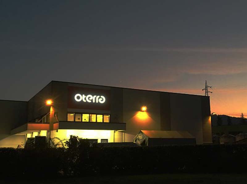 insegna pubblicitaria luminosa oterra spa canossa