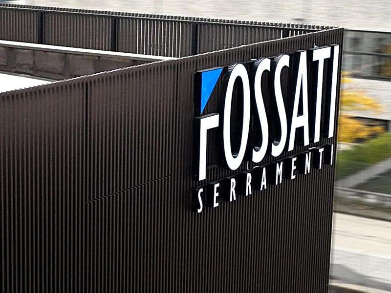 insegna scatolare di grande formato fossati serramenti piacenza