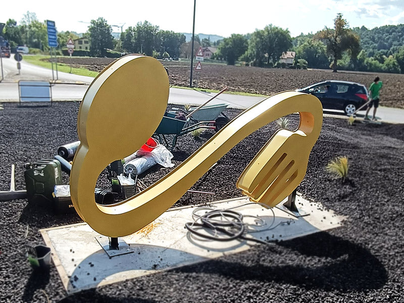 Daele Banqueting - Logo aziendale scatolare per rotatoria