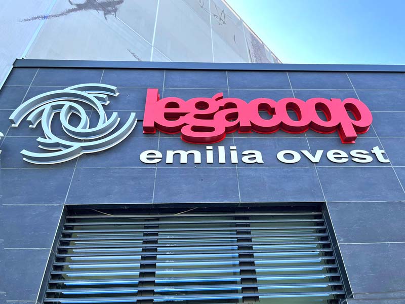 insegna scatolare legacoop reggio emilia