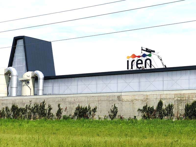 Iren Forsu - Insegna luminosa a lettere scatolate di grande formato