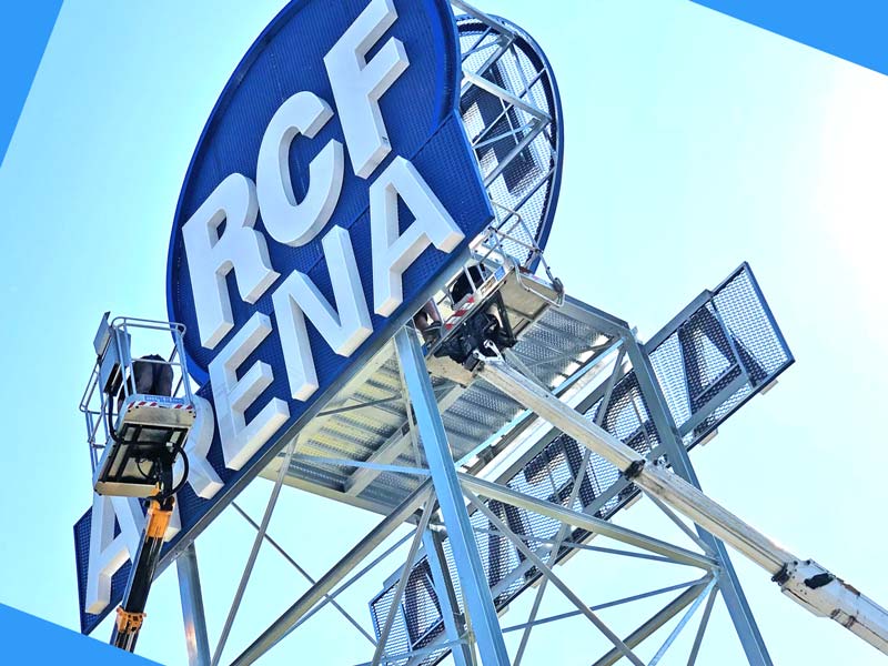 Rcf - Insegna luminosa di grande formato per esterni