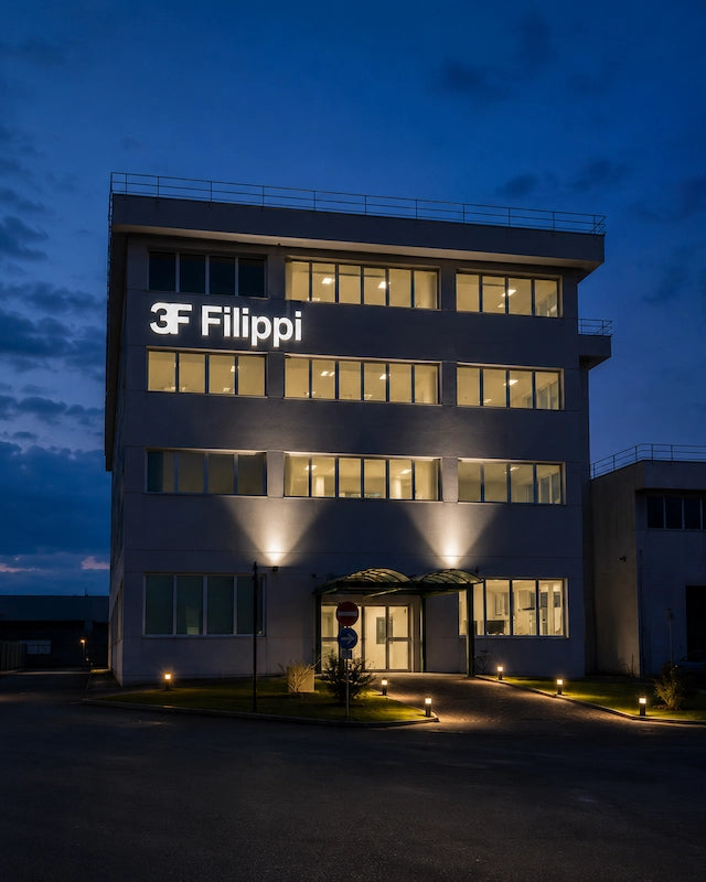 Insegna scatolata luminosa per la sede di 3F Filippi a Bologna.