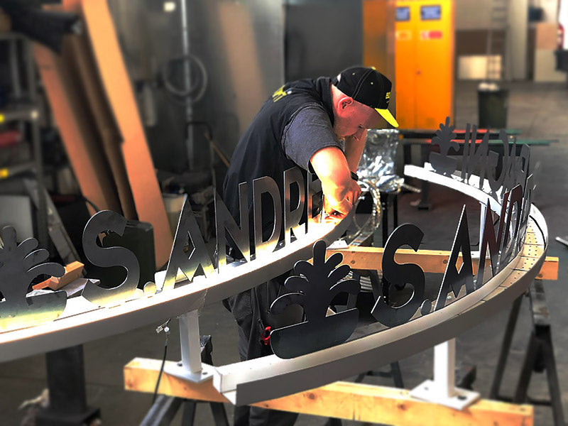 Lettere in corten illuminate per rotatoria - Comune di Sant'Andrea Bagni