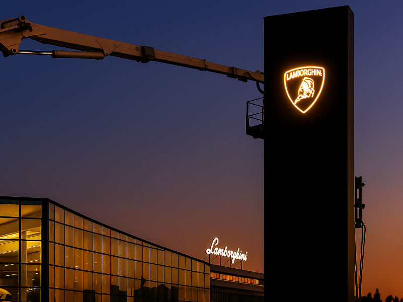 loghi scatolari luminosi lamborghini bologna