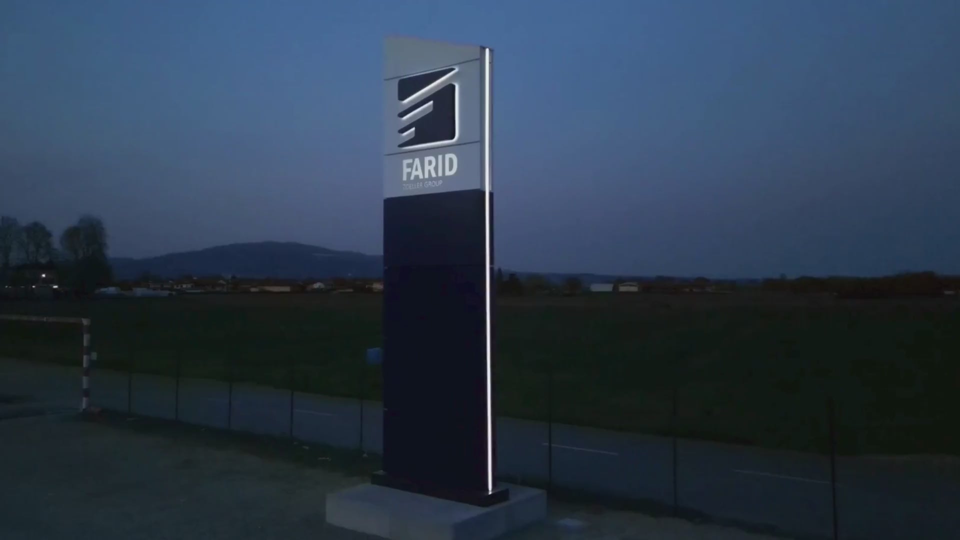 totem aziendali farid e copernit torino e mantova