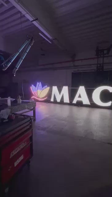 insegna con led realizzata per sala vlt di macao a reggio emilia