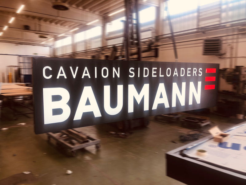produzione cassonetti luminosi di grande formato baumann spa verona