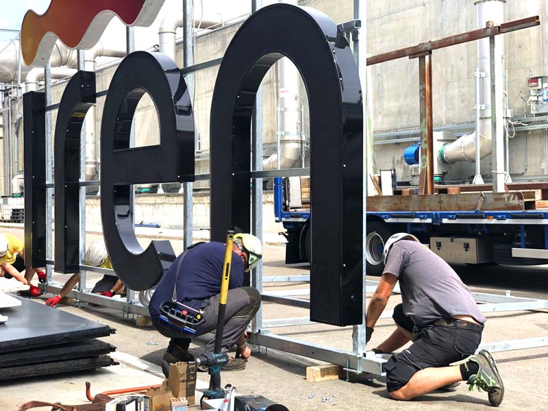 produzione insegna luminosa iren forsu reggio emilia