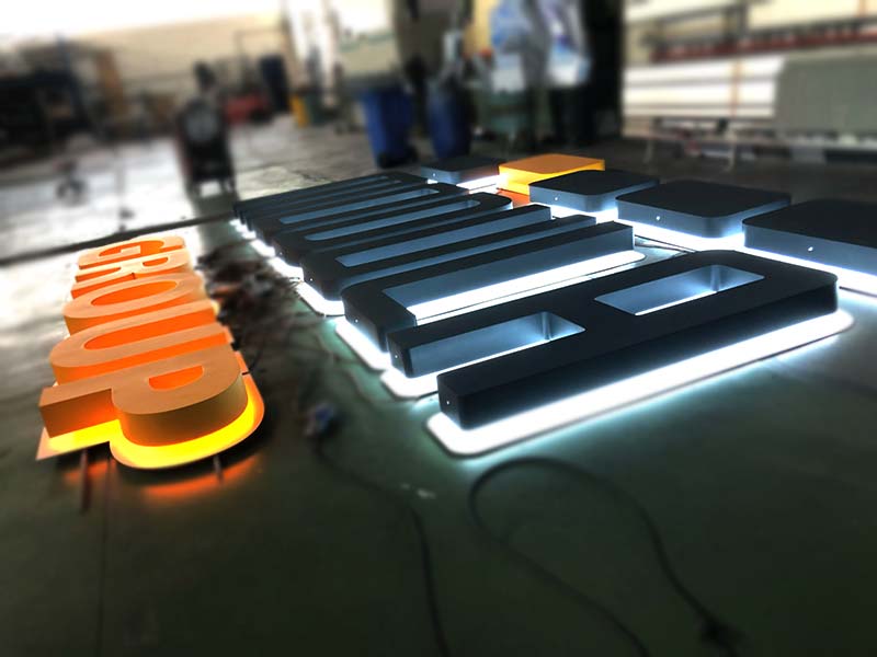 produzione insegna luminosa retroilluminata modula group bologna