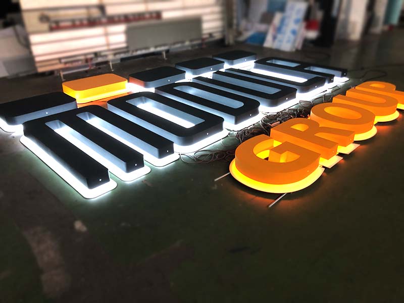 produzione insegna luminosa retroilluminata modula group bologna