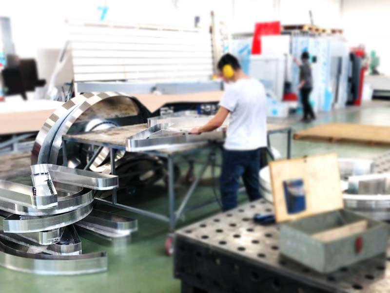 produzione insegna scatolare pavani group modena