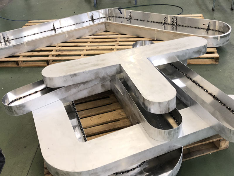 produzione insegna scatolare retroilluminata autolift pegognaga