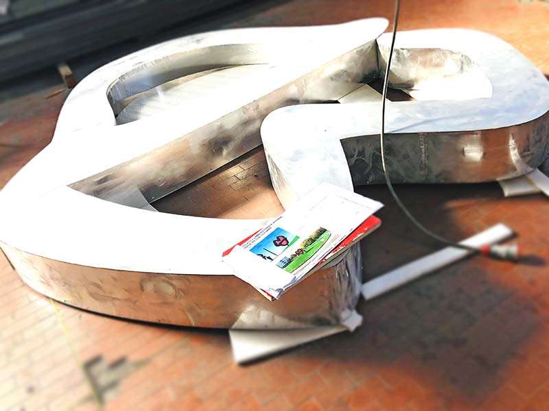 produzione logo aziendale scatolare per rotatoria i love my kitchen reggio emilia