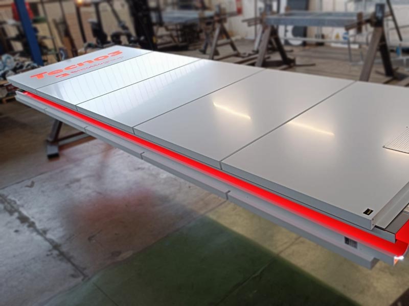 produzione totem aziendale modulare tecno 3 piacenza