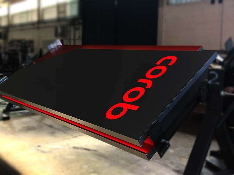 produzione totem luminoso aziendale corob modena