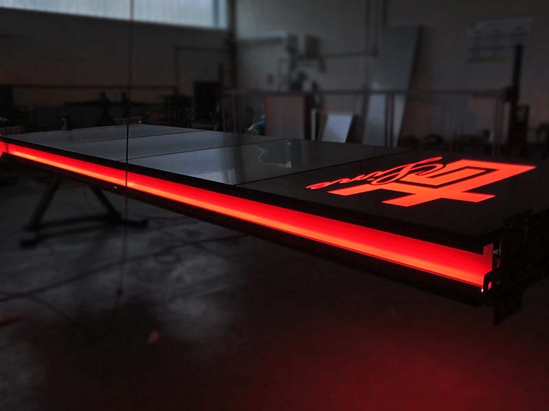 produzione totem luminoso bay gt line srl bologna