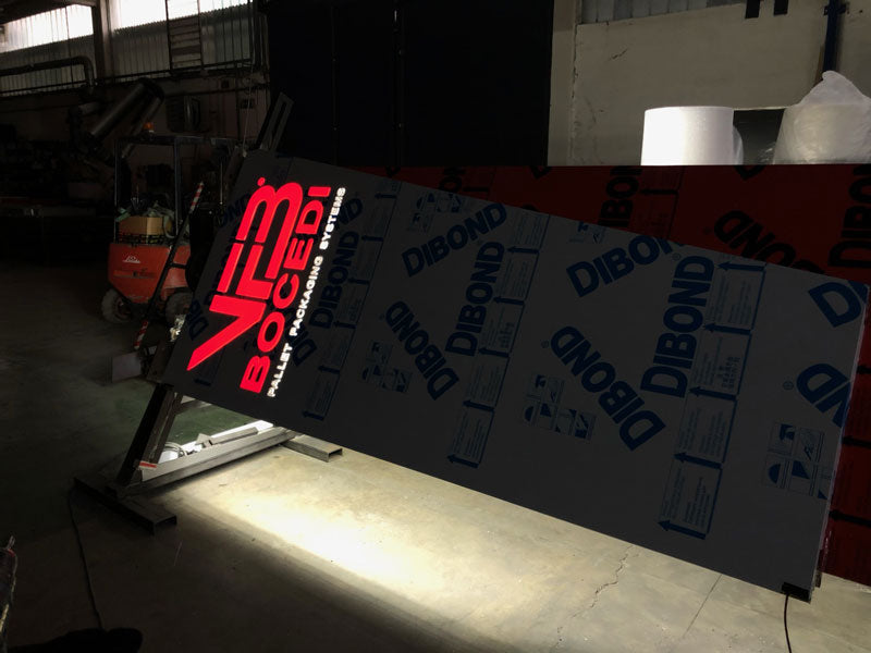 produzione totem luminoso bocedi srl reggio emilia