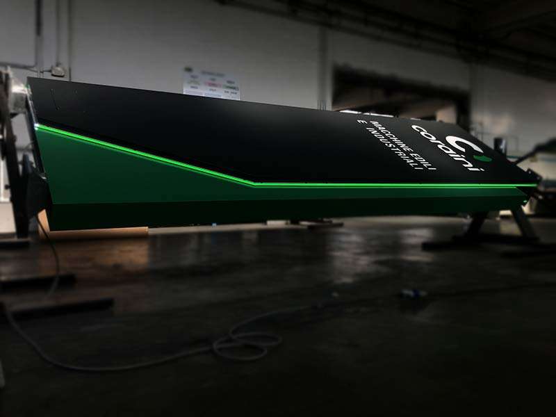 produzione totem luminoso kite coraini bologna