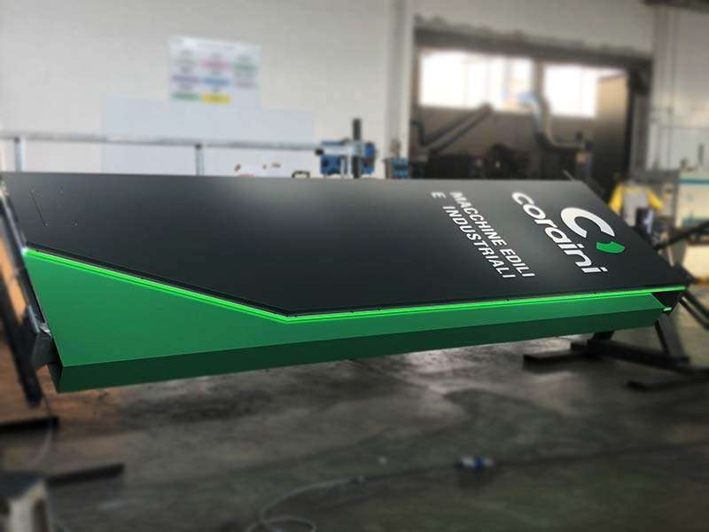 produzione totem luminoso kite coraini bologna
