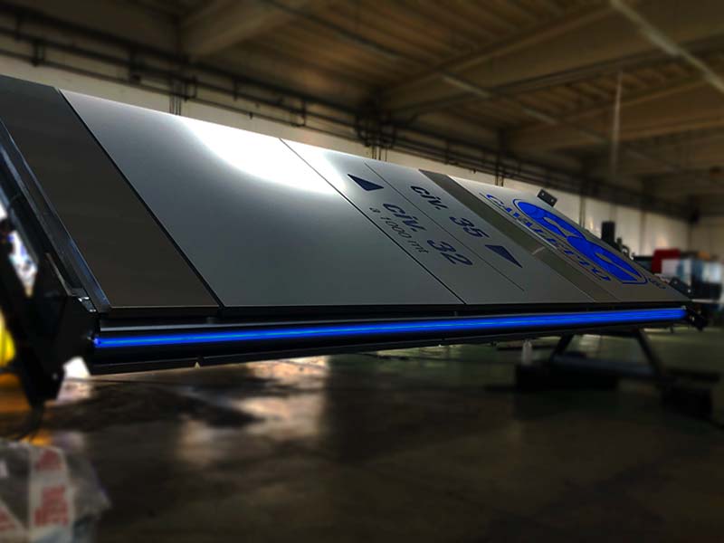 produzione totem luminoso modulare metalli stampati cavaletto novara