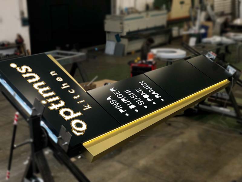 produzione totem luminoso modulare optimus srl reggio emilia