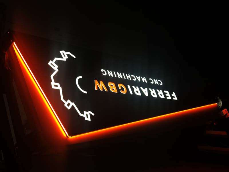 produzione totem luminoso sail ferrari gbw reggio emilia
