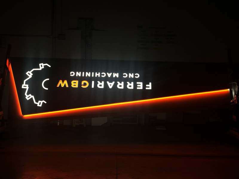 produzione totem luminoso sail ferrari gbw reggio emilia