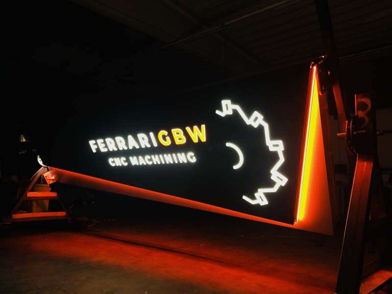 produzione totem luminoso sail ferrari gbw reggio emilia