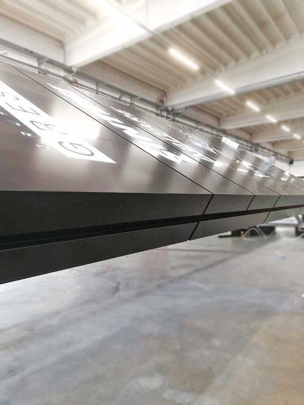 produzione totem modulare luminoso gresmalt spa sassuolo