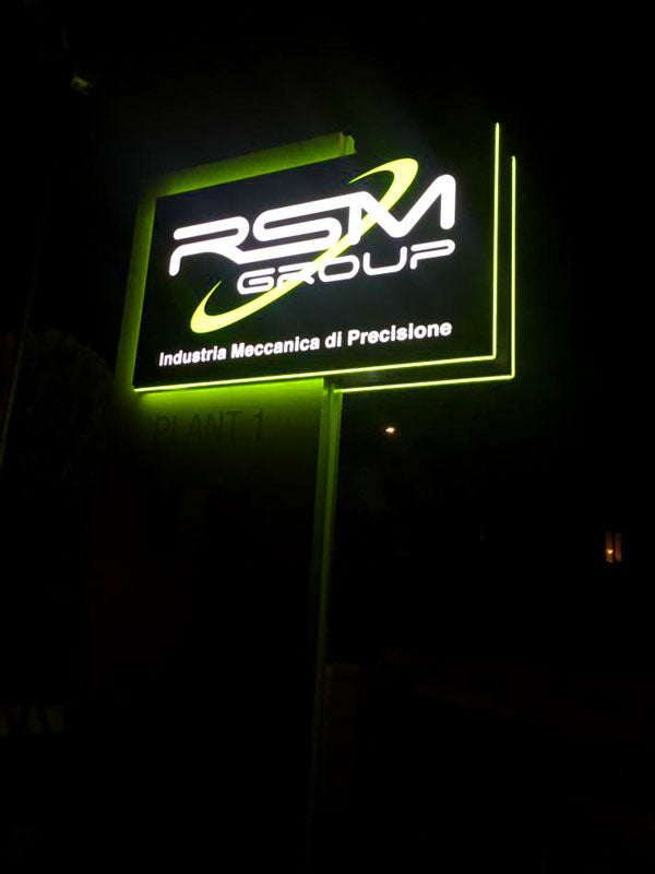 totem aziendale a stelo rsm group modena
