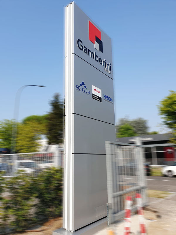Gamberini Group - Totem aziendale luminoso modulare