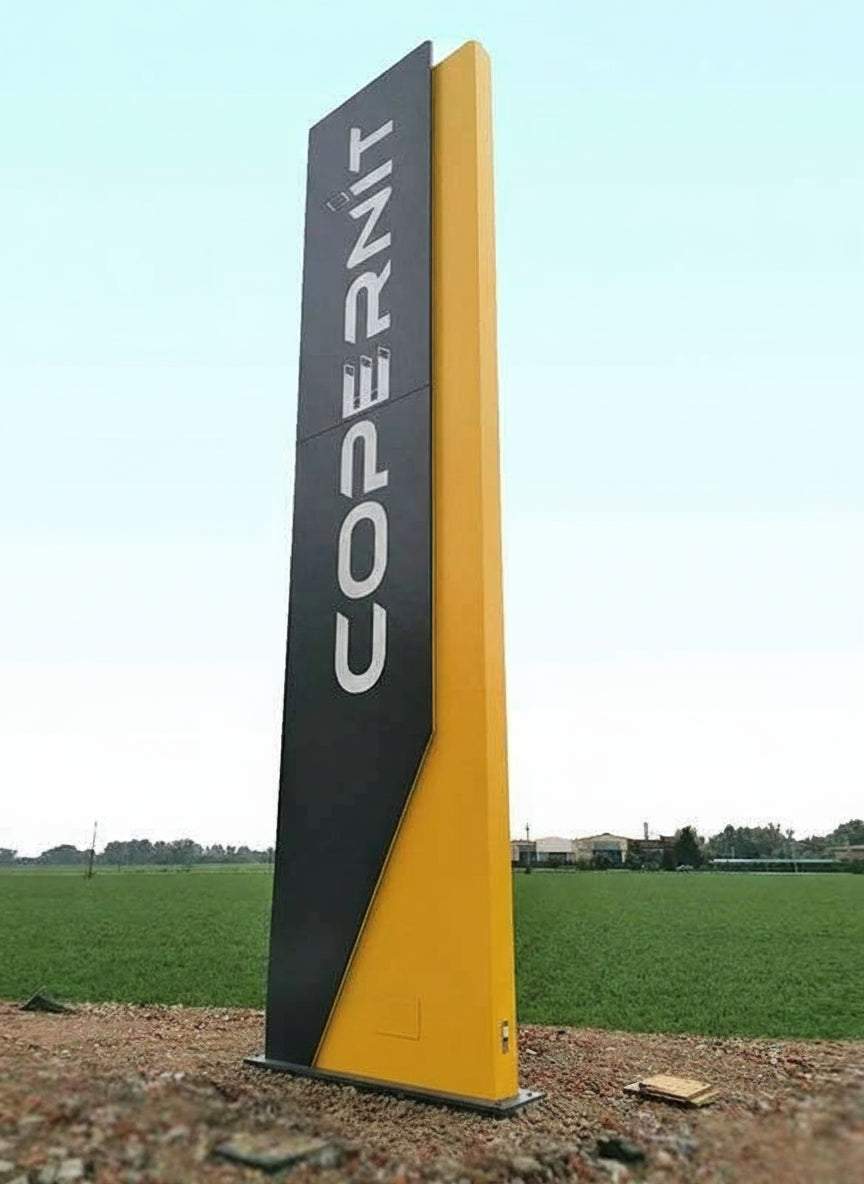 totem aziendale luminoso copernit spa pegognaga