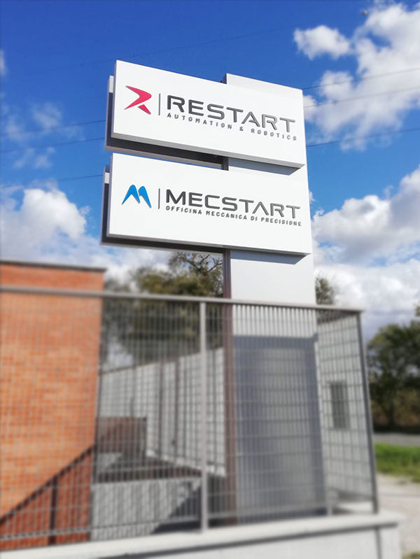 Restart - Totem aziendale luminoso Stelo