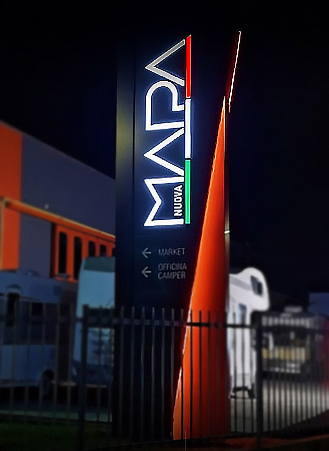 Nuova Mapa - Totem aziendale luminoso design