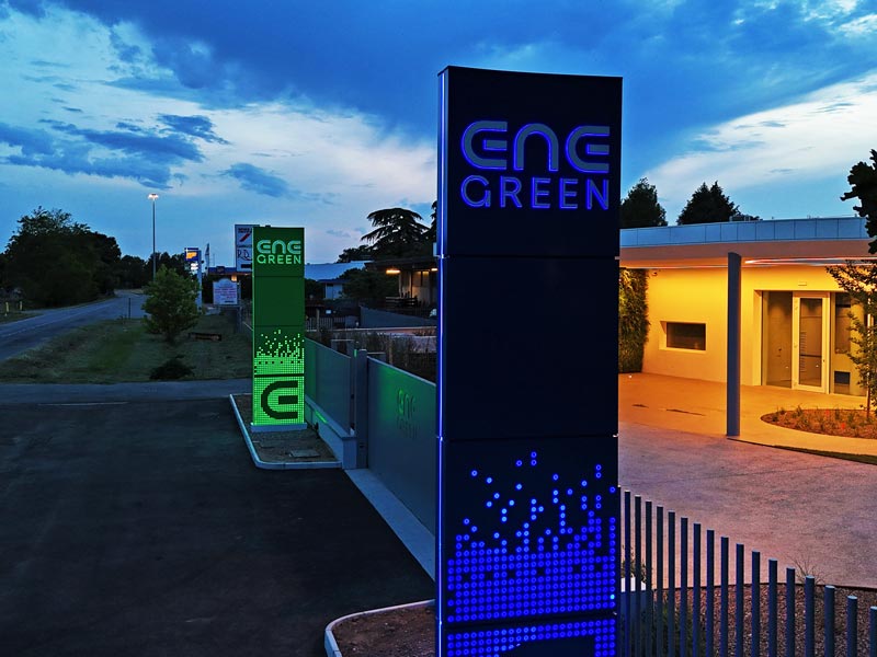 Ene Green - Totem aziendali luminosi modulari