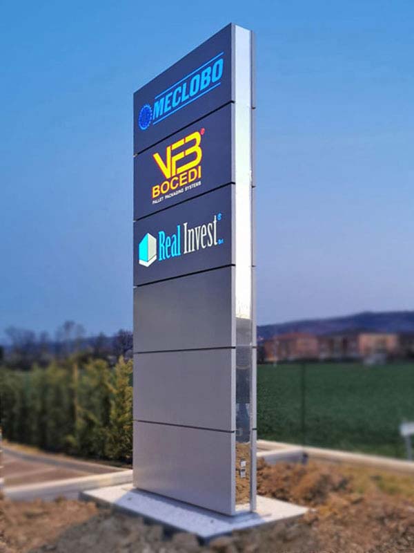 Real Invest - Totem luminoso