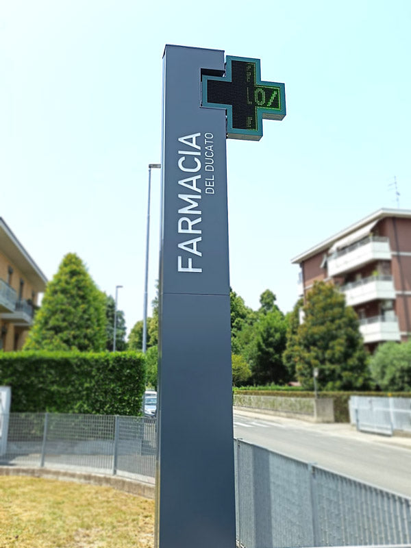 totem farmacia con croce a led parma ducato