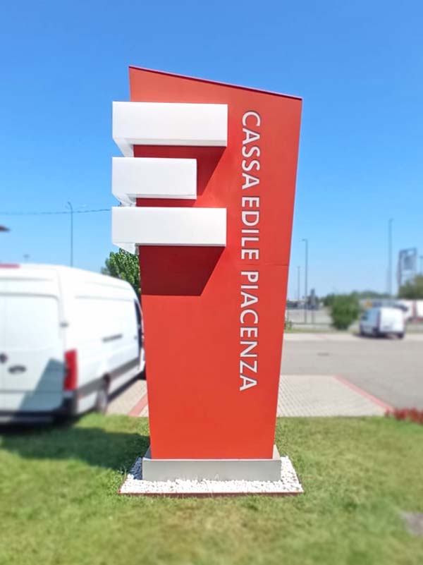 totem luminoso aziendale cassa edile piacenza