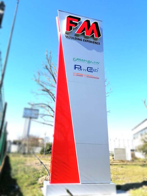 totem luminoso aziendale fm srl correggio