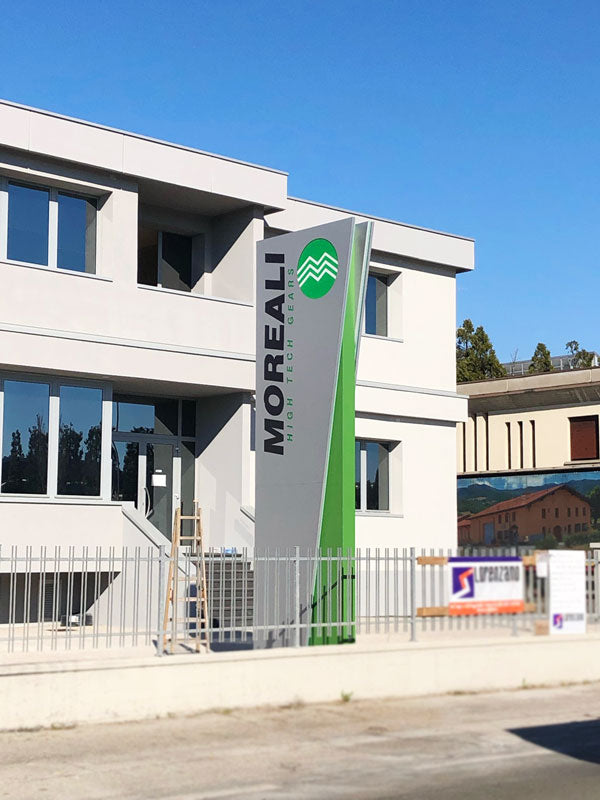 totem luminoso aziendale moreali spa reggio emilia