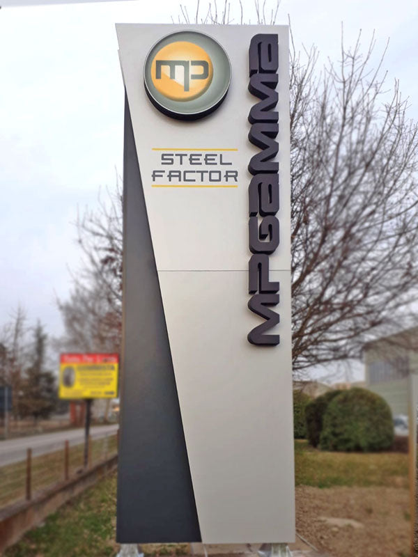 totem luminoso aziendale mp gamma brescello