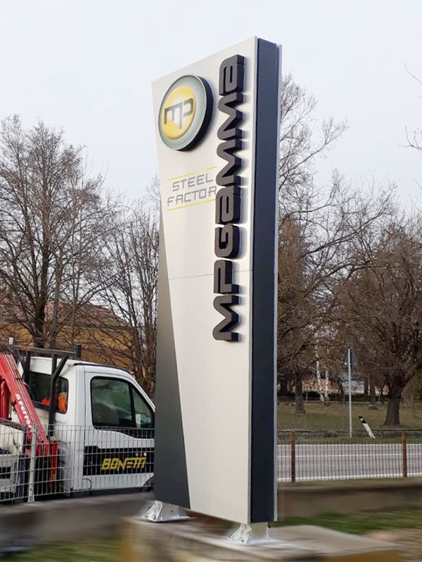 totem luminoso aziendale mp gamma brescello