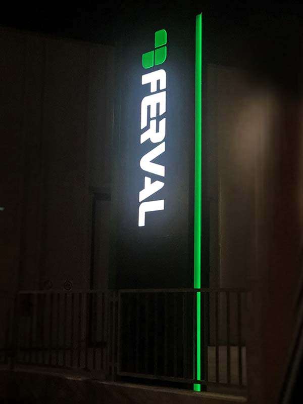 totem luminoso bay ferval srl reggio emilia